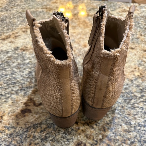 Seven Dials Boots - Picture 8 of 9